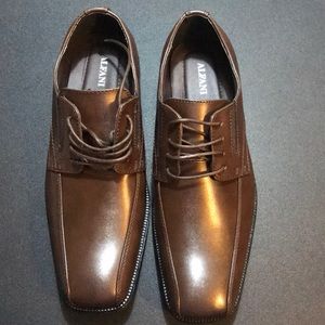 Alfani brand new brown shoes
